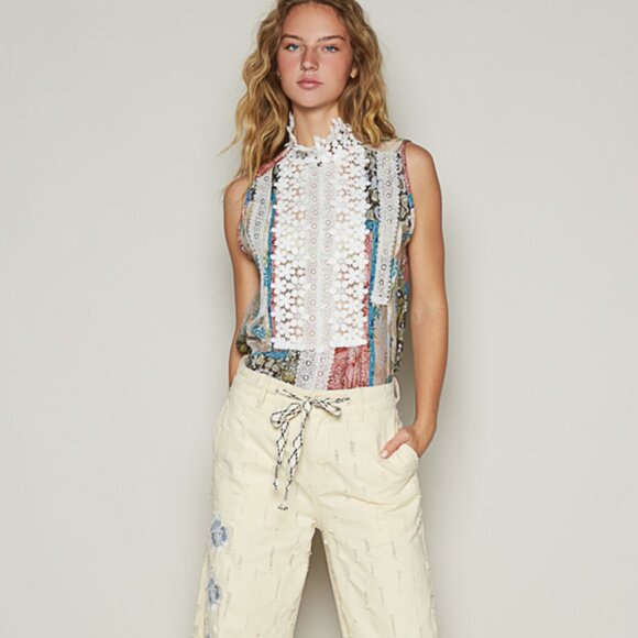 POL Wildflower Collage Top in Chocolate Multi Size Various - Picture 5 of 5